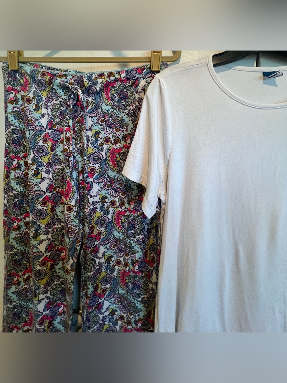 2 Pc PJ Set🩷 Colorful Paisley Lounge Pants & Versatile White Short Sleeve Shirt - Picture 9 of 12